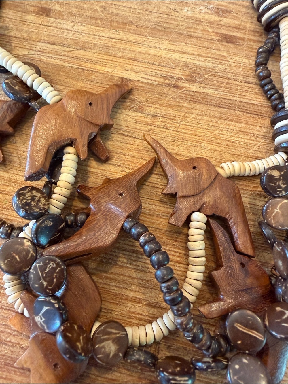 Vintage Hand Crafted Brown & Cream Elephant Wood Bead Necklace Twist Lock Close - Picture 2 of 7